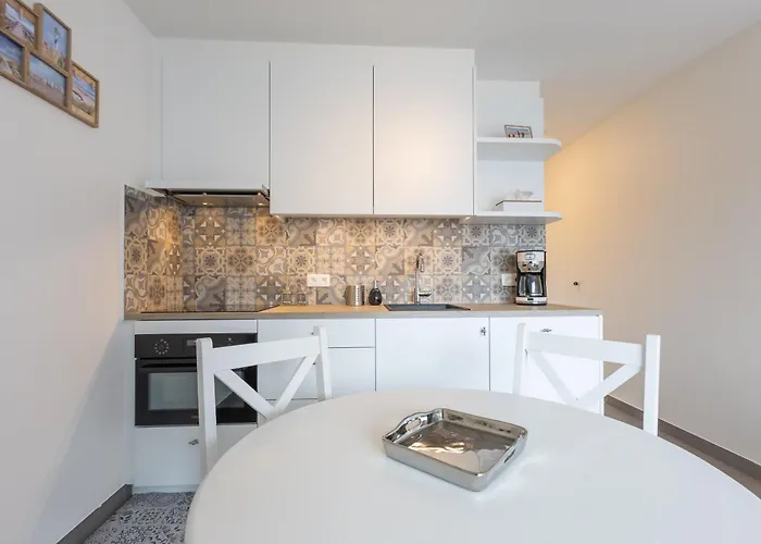 Luxe Athena Vlakbij Het Appartement