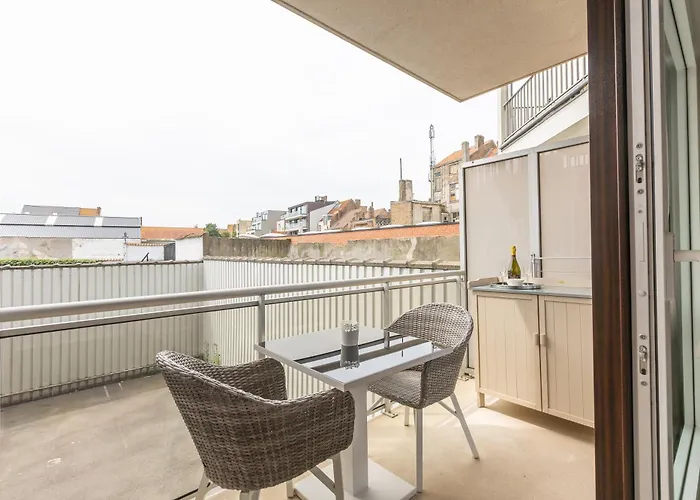 Luxe Athena Vlakbij Het Ostende